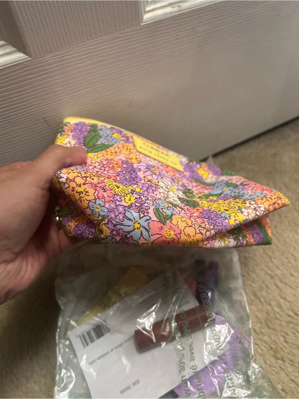 NWT CLINIQUE 5 piece gift set.  GORGEOUS floral bag. - Picture 11 of 16